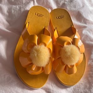 Uggs sheepskin Pom Pom sandals